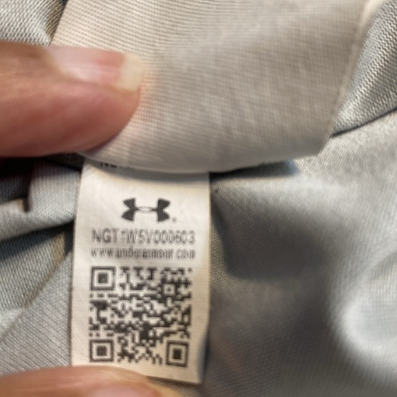 EUC Under Armour Tee - Picture 12 of 12